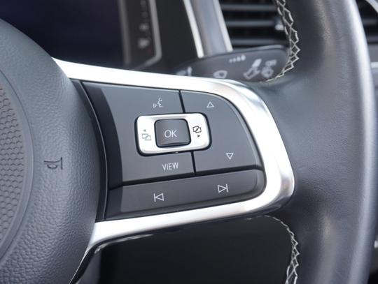 Volkswagen T-Roc Photo ccf822a1-acc8-4086-85f5-507129b16540.jpg