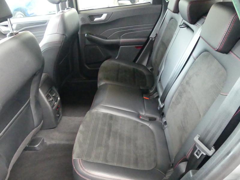 Ford Kuga Photo ccfb9a54-6e12-4c65-97de-49a0d7b312cc.jpg