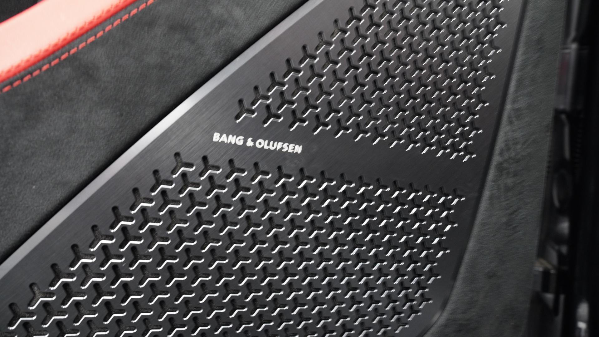 LAMBORGHINI Urus Photo cd05c47c-9d91-437e-b450-4e6b912e67d3.jpg