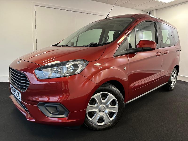 Ford Tourneo Courier Photo cd08f957-f532-474c-b826-63b0a503fd4e.jpg