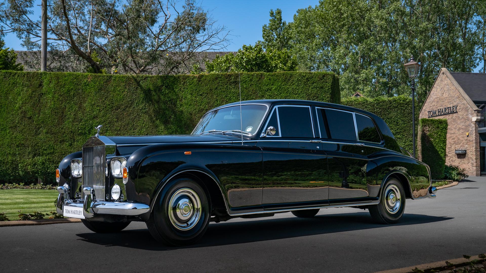Rolls-Royce Phantom VI Limousine Photo cd0c47d7-5c30-49d7-a471-cf48b576e78c.jpg