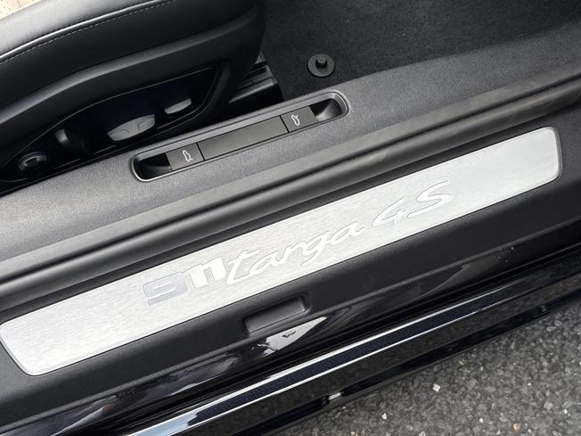 PORSCHE 911 Photo 37