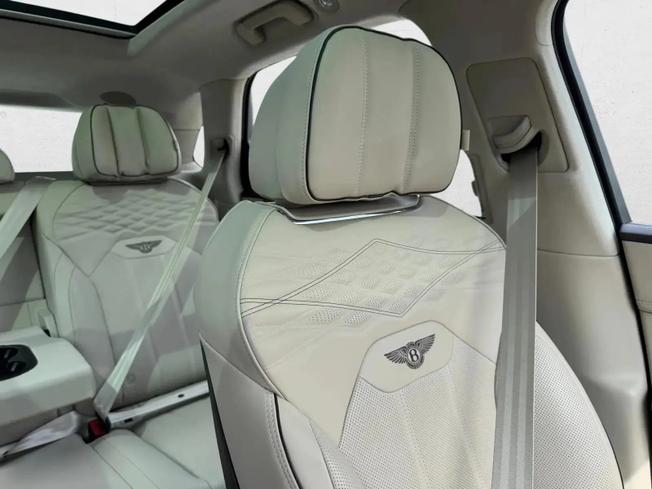BENTLEY Bentayga Photo 14