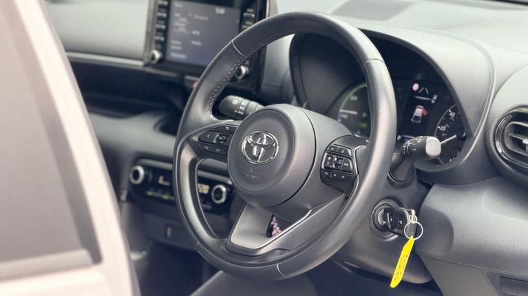 Used Toyota Yaris DC23CWZ 5