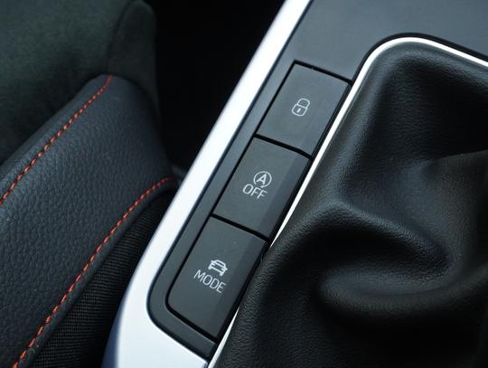 SEAT ARONA Photo cd4bf74f-6bd7-4d14-8d89-7b3b30597a94.jpg