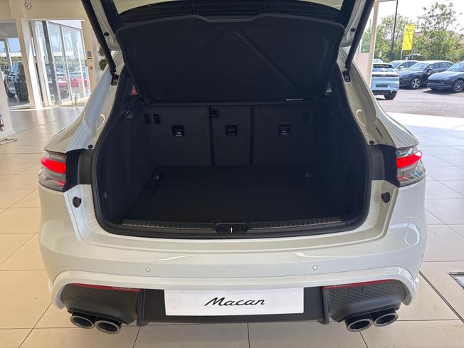 PORSCHE Macan Photo 19