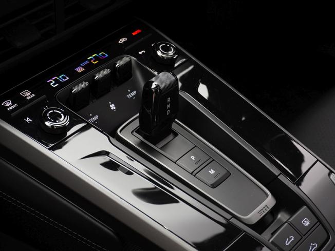 PORSCHE 911 Photo 23