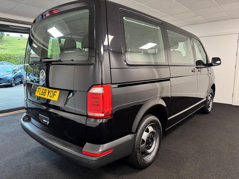 Volkswagen Transporter Shuttle Photo cd5c7e48-0da4-4bb5-8884-206e8e5bcbb0.jpg