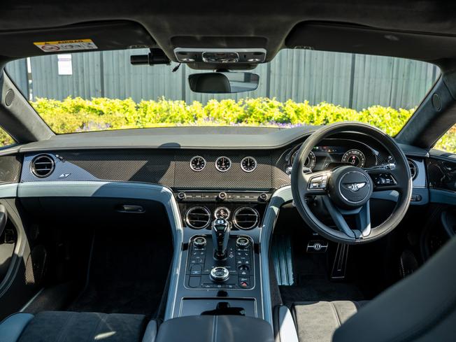 BENTLEY Continental GT Photo 4