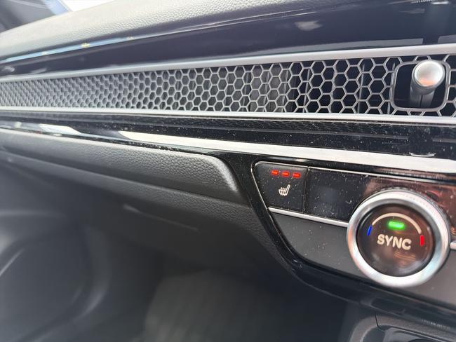 Honda Civic Photo cd69d7aa-3168-43f9-80c4-0f0a598d8b9b.jpg