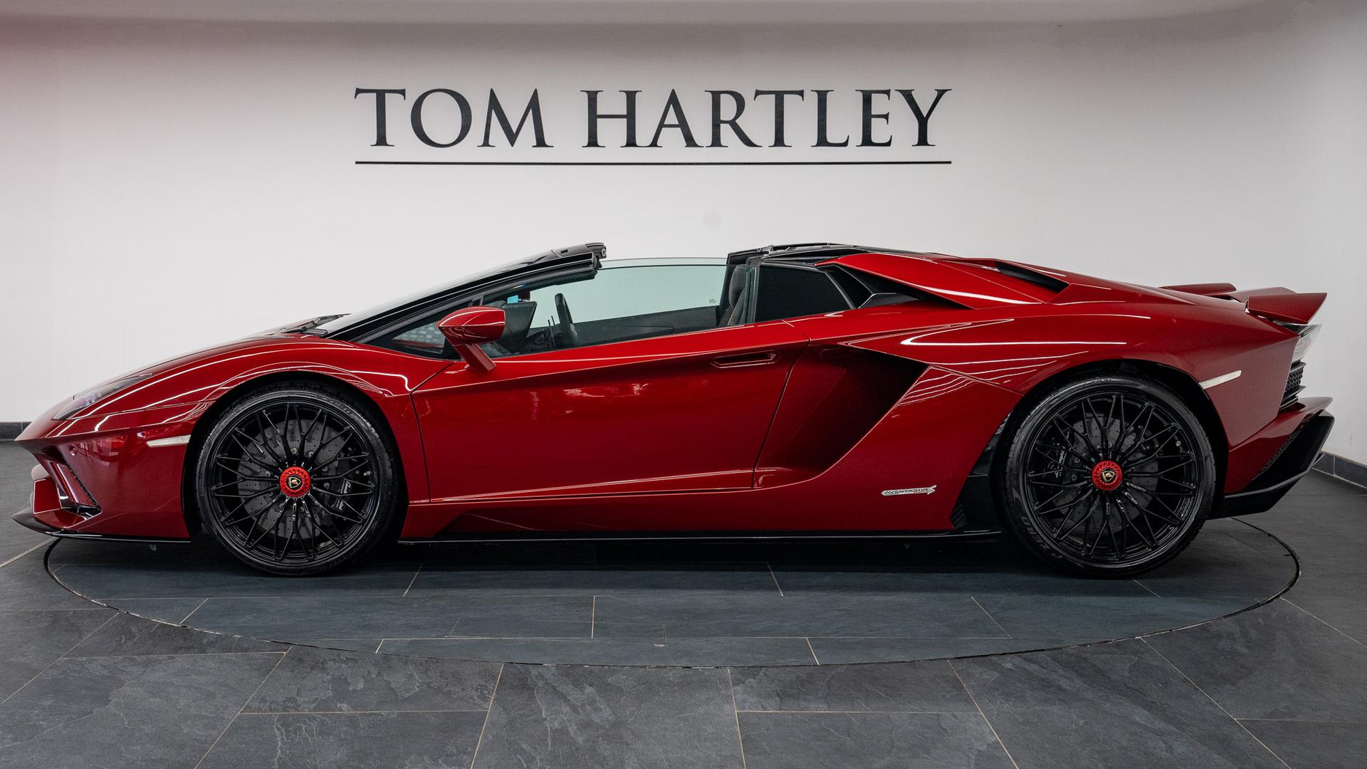 LAMBORGHINI Aventador Photo cd83632e-9a75-488d-9a81-970add29033a.jpg