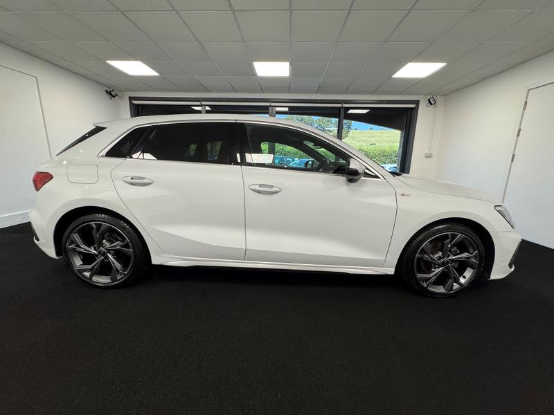 Audi A3 Photo cd837905-281b-4471-8a63-5b483d466eee.jpg
