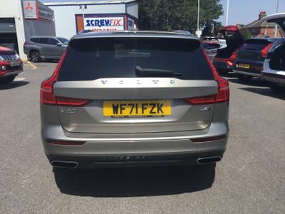 Volvo V60 Cross Country Photo 8