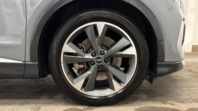 Audi Q4 E-Tron Photo 5