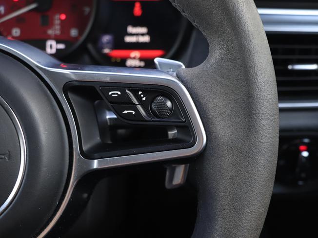 PORSCHE Macan Photo 13