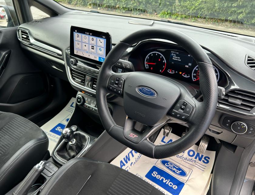 Ford Fiesta Photo cdba2212-9c87-47fe-8d92-5dfd4e0b8699.jpg