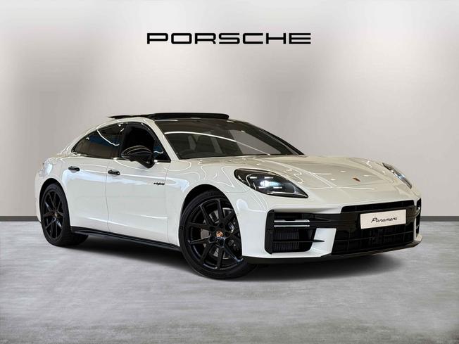 PORSCHE Panamera Photo 1