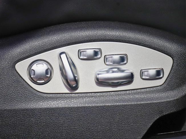 PORSCHE Macan Photo 16