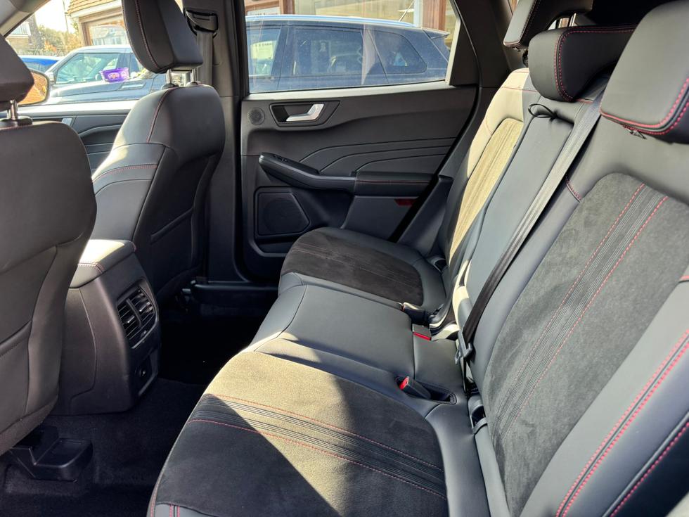 Ford Kuga Photo cde3f1a7-f87a-42cf-9bd9-f8f51ee68060.JPEG