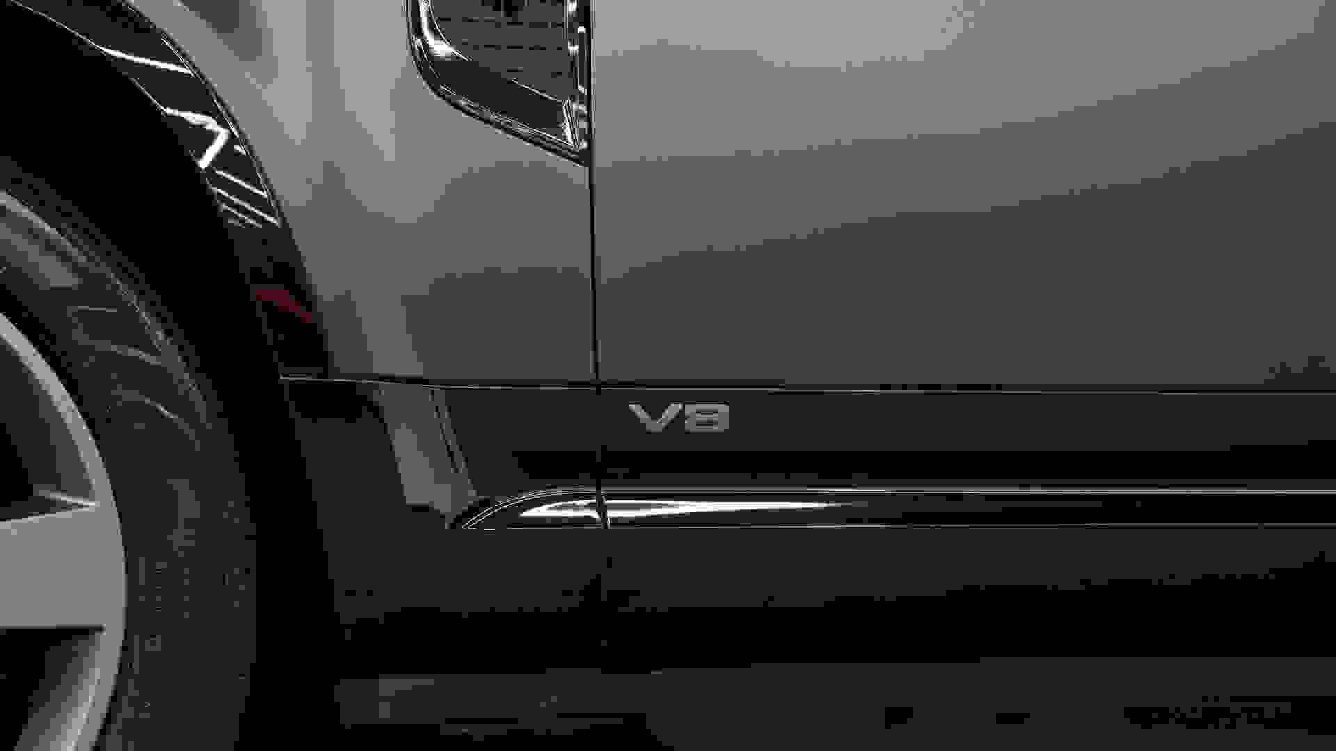 Land Rover DEFENDER V8 CARPATHIAN EDITION Photo cdf71045-f465-41b3-95cd-553f09b271cd.jpg