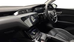 Audi Q8 e-tron Photo 2