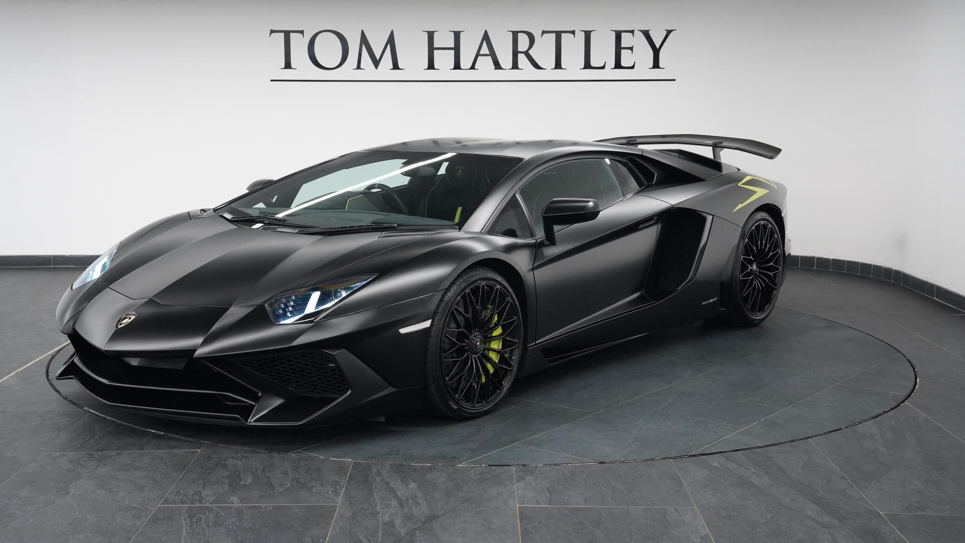 LAMBORGHINI Aventador Photo ce13724e-14b9-4783-89ab-ee011cdce394.jpg