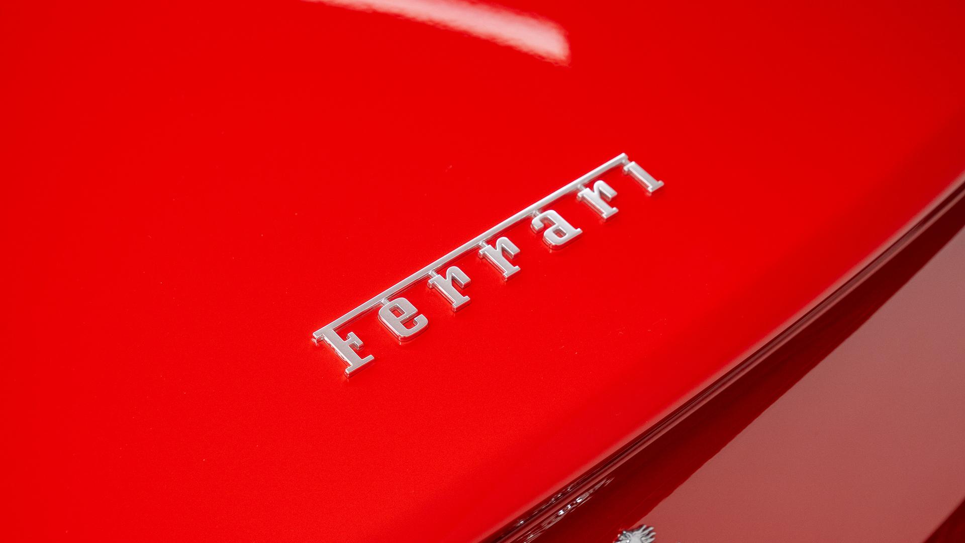 Ferrari California Photo ce144819-14bb-44ac-b1be-61bc008647dc.jpg