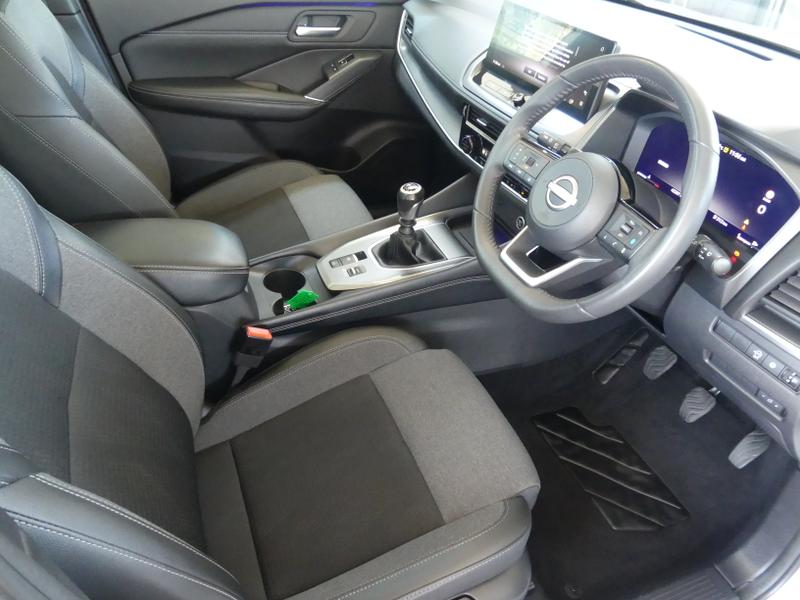 Nissan Qashqai Photo ce1bf510-fa18-4f4c-9b72-0a7ed31cbcd9.jpg