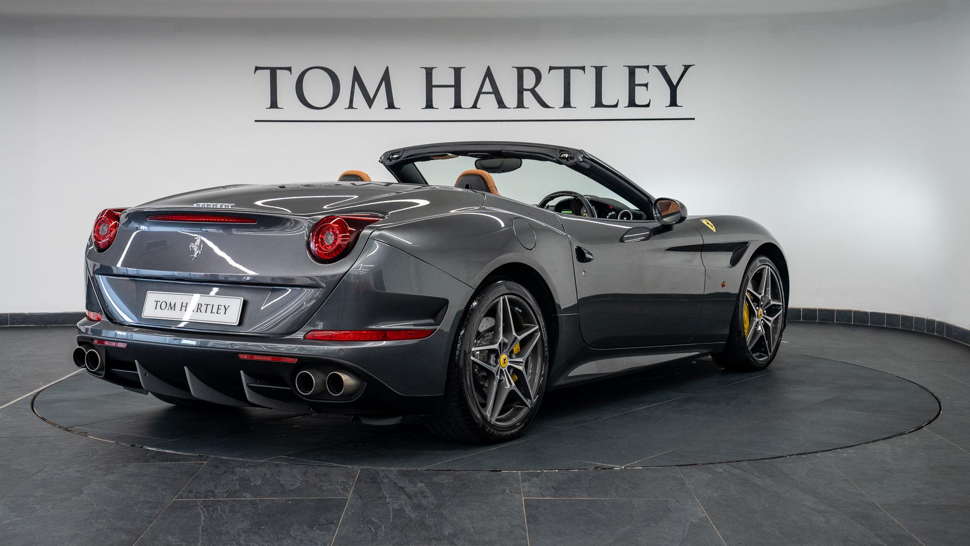 Ferrari California Photo ce296737-5771-4d40-a062-9ac09d6953df.jpg