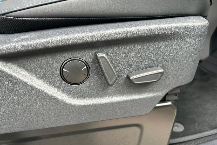 Ford TRANSIT CUSTOM Photo ce2ea6d3-26da-47c9-a244-faaf33e003d5.jpg