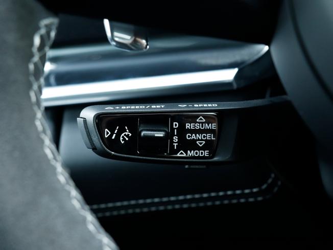 PORSCHE Panamera Photo 21