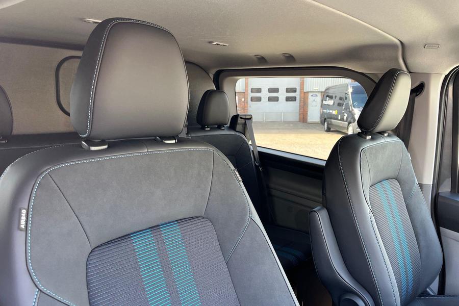 Ford TRANSIT CUSTOM Photo ce48f705-5ed6-4e52-b0c1-58aecf457b76.jpg