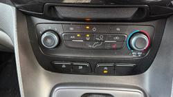 Ford Transit Connect Photo 16