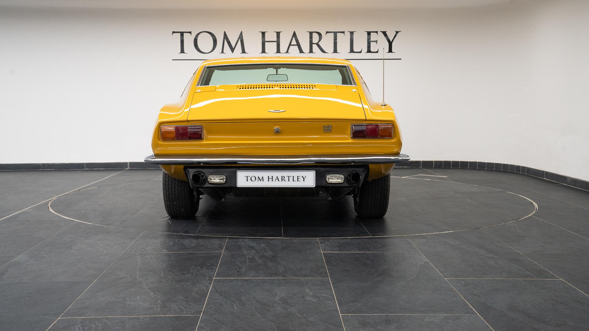 Aston Martin DBS Photo ce7fdbf6-2f6a-4b66-9341-86101cf2b321.jpg