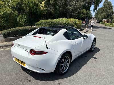 Mazda MX-5 RF Photo 2