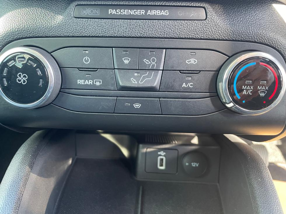 Ford Focus Photo ce93a62d-fc3c-4493-9130-904488bb9bd0.jpeg