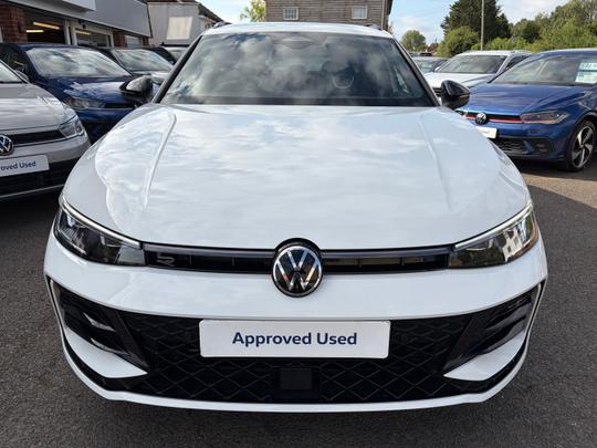 Volkswagen Passat Photo ce9d89b2-7ef7-4762-b023-2a54476ad50c.jpg