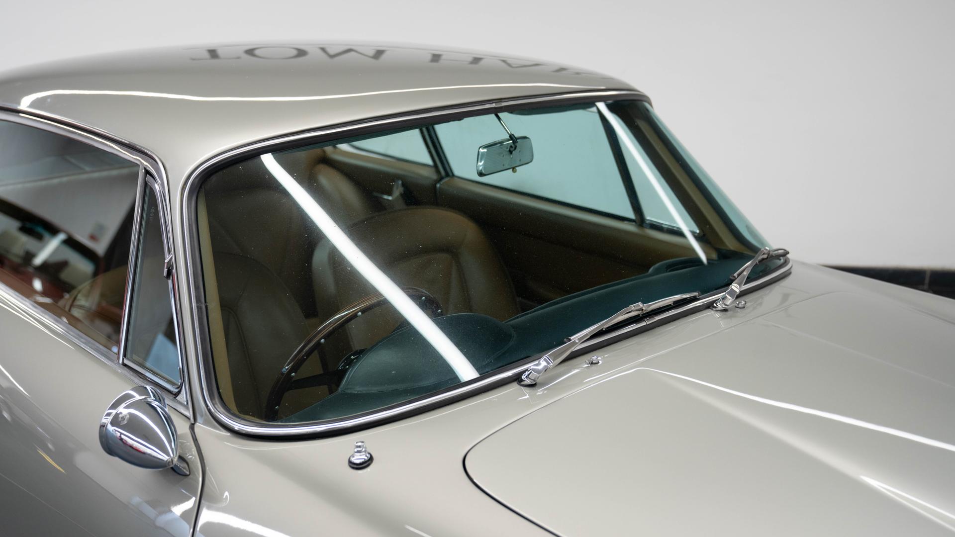 Aston Martin DB6 Photo ce9de91d-1a3c-44b1-a9ad-c0aab53a1ed2.jpg
