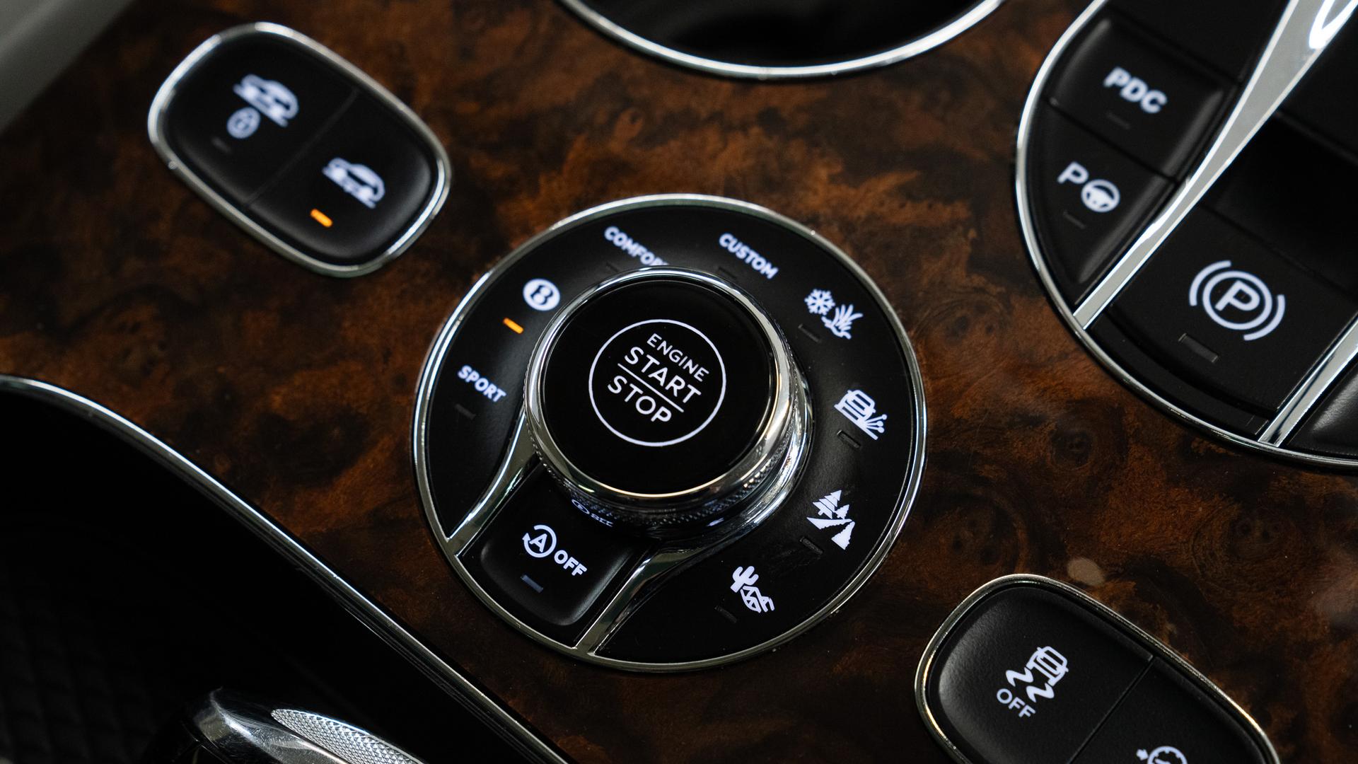 Bentley Bentayga Photo ce9faae8-4640-4299-81fc-8d0202b7c157.jpg