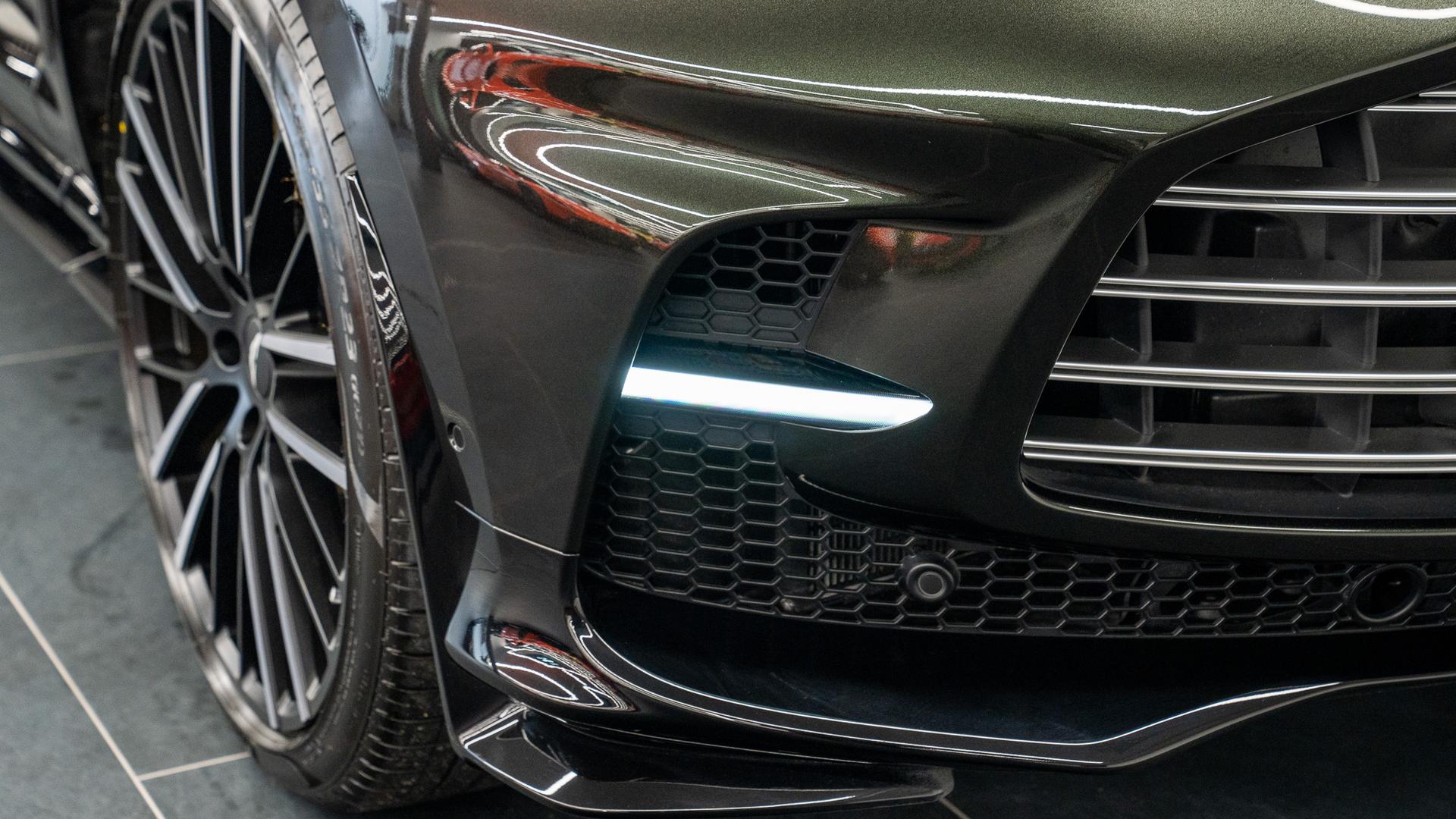 Aston Martin DBX Photo cea1152e-2da9-44b7-83c2-67fc061fe9d5.jpg