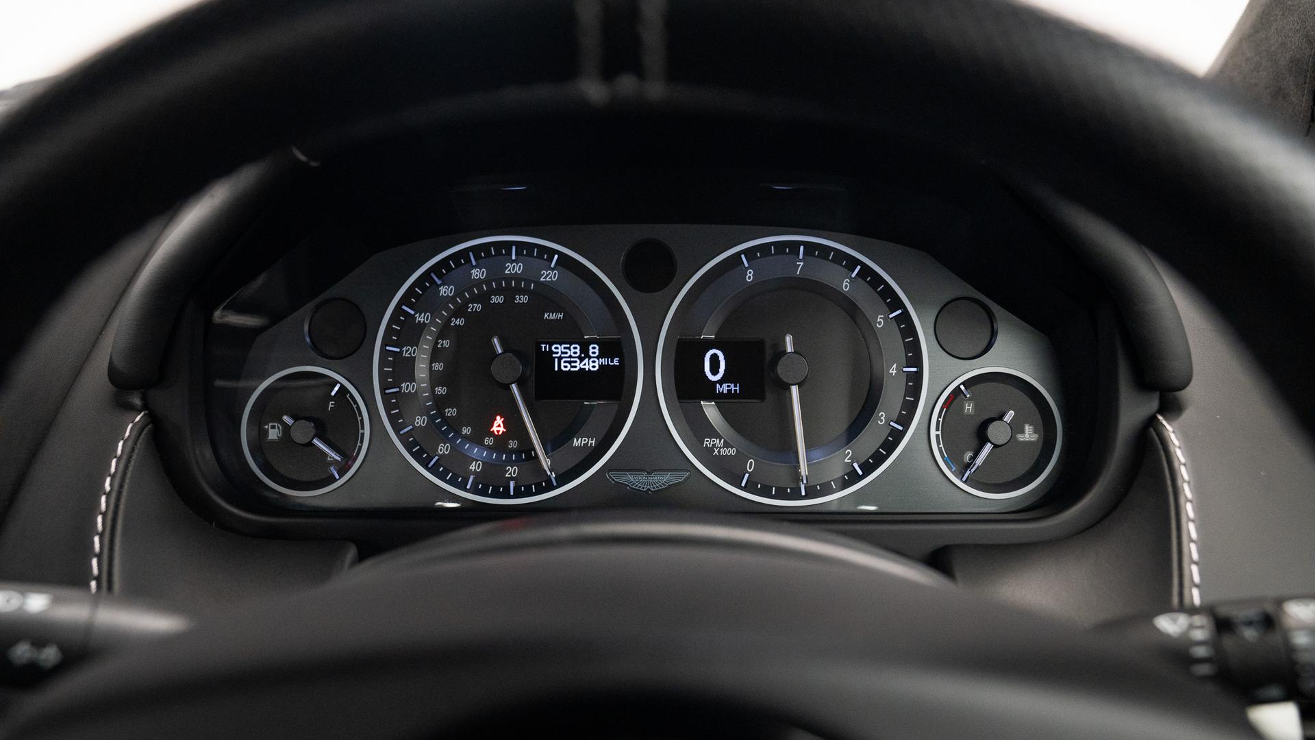 Aston Martin DBS Photo cea94c42-4007-4aba-9497-e74c7d5ff717.jpg