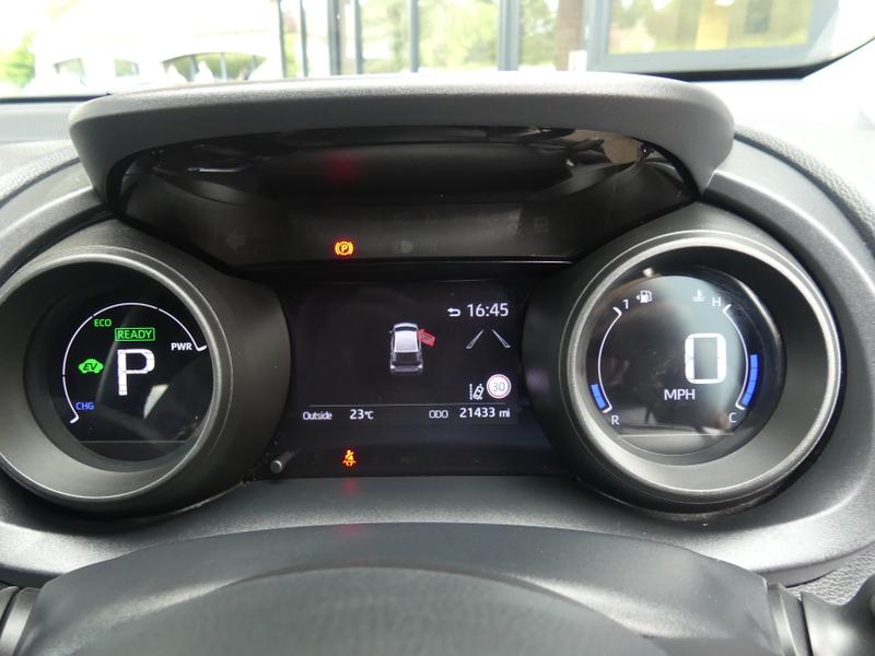 Toyota Yaris Photo ceab18d3-f04e-445b-928d-d7671407d082.jpg