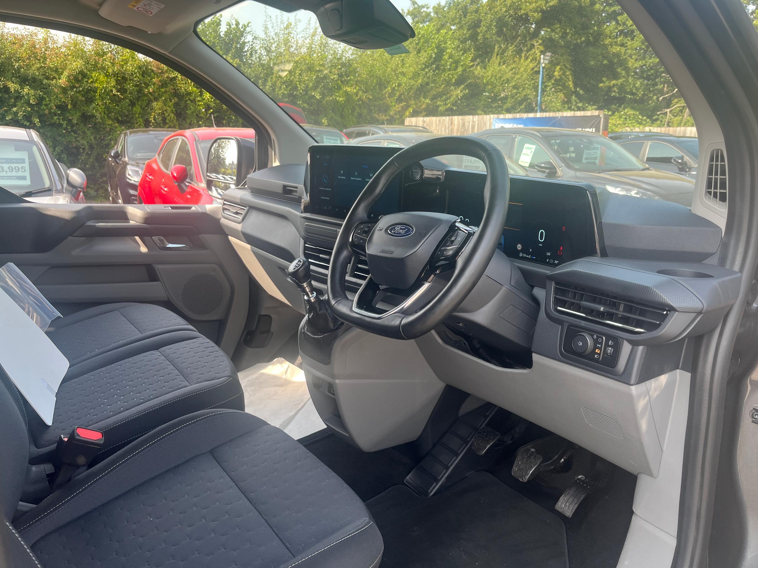 Used Ford TRANSIT CUSTOM VO25YWX 12