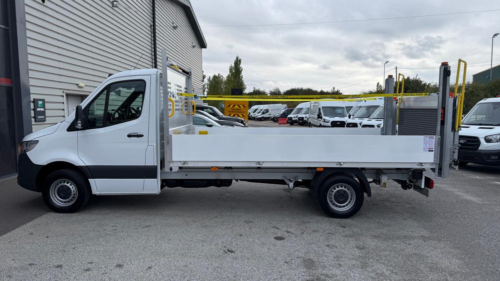 Mercedes-Benz Sprinter Photo cecb9c8a-b83f-4c88-8691-a0895f0e2c53.jpeg