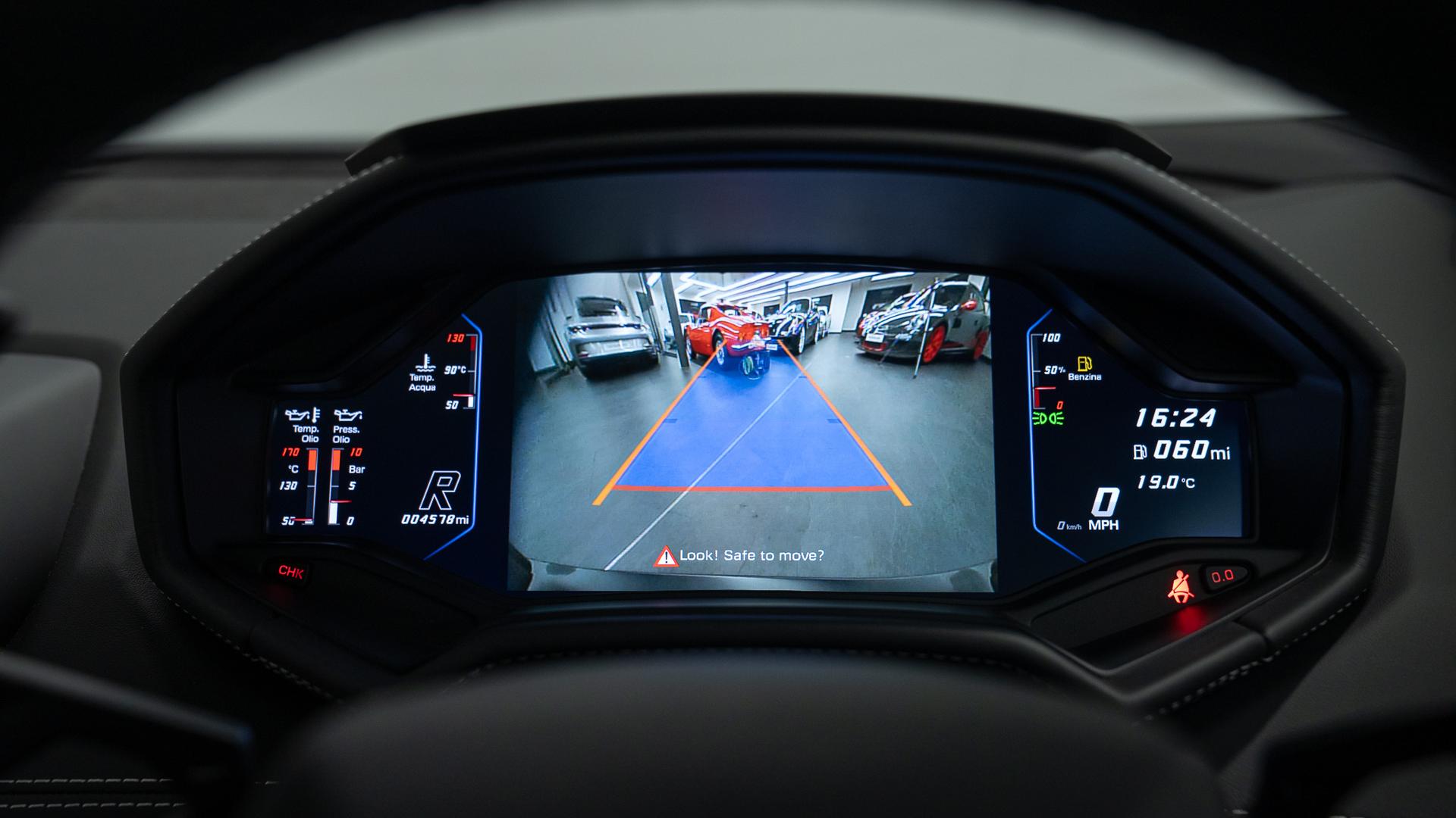 LAMBORGHINI Huracan Photo ced1b3dd-eb93-4df9-9ea2-a224bbad92b4.jpg