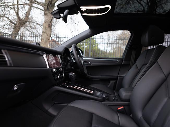 PORSCHE Macan Photo 3