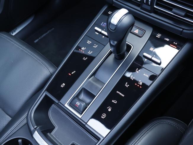 PORSCHE Macan Photo 19