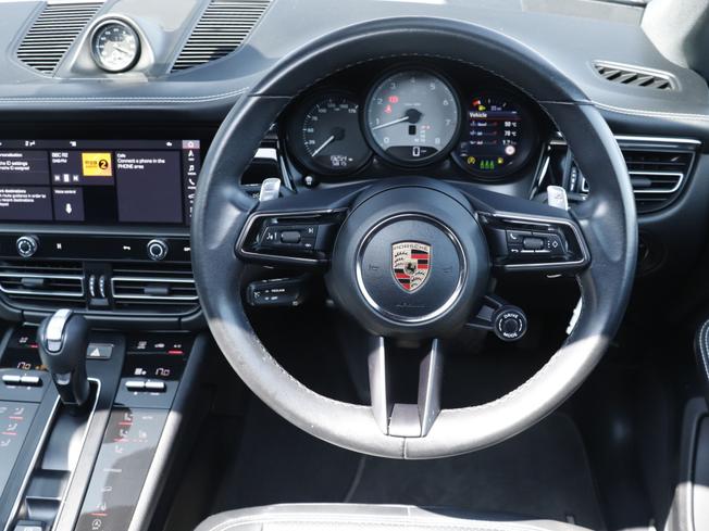 PORSCHE Macan Photo 44