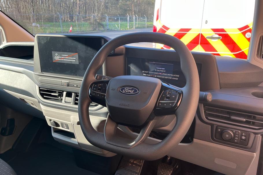 Used FORD TRANSIT CUSTOM MM75UAT 13