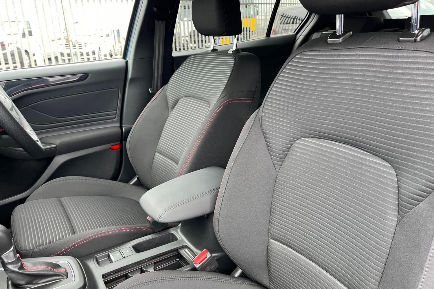 Ford FOCUS Photo 18
